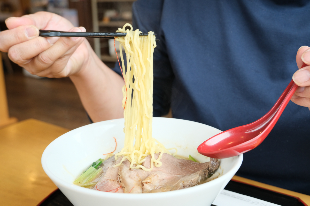 山くじらラーメン 美郷町の和洋猪食処「またたび」