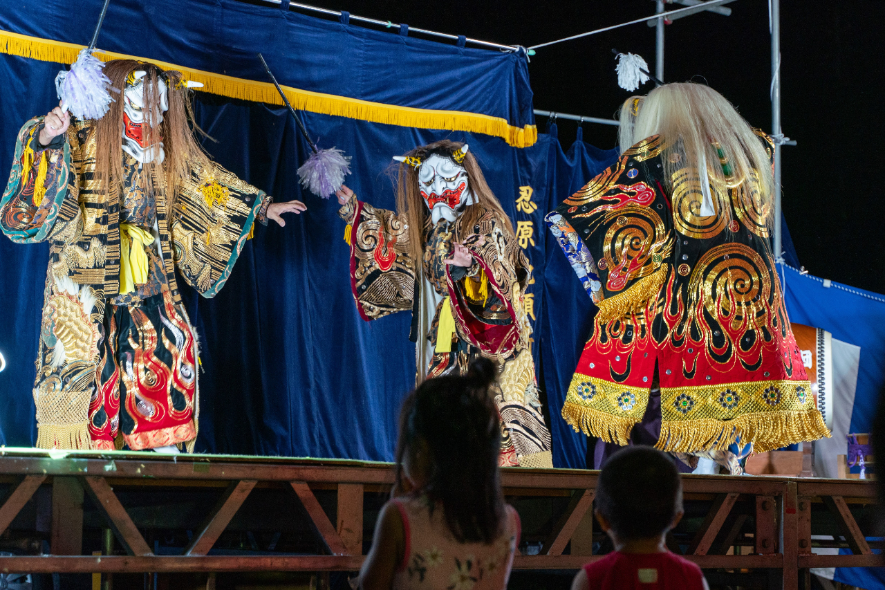 美郷夏まつり忍原地頭所神楽団