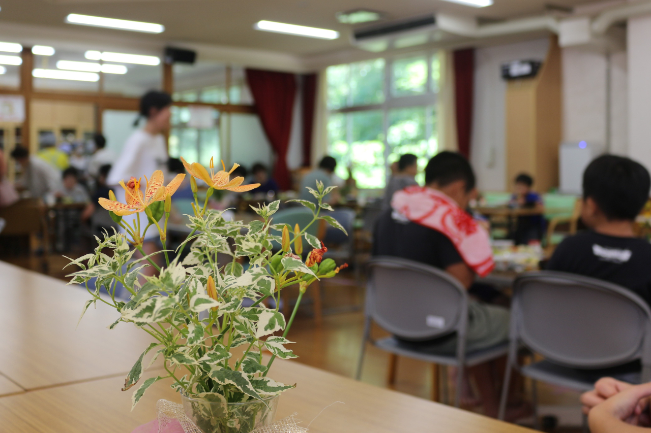 地域食堂「どがなか屋」