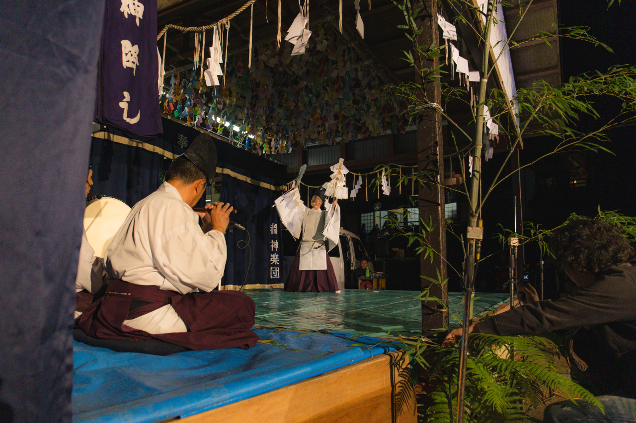 島根県美郷町の「伝統芸能と光の祭典」