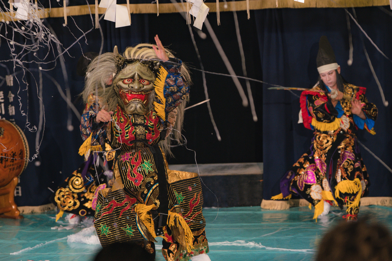 島根県美郷町の「伝統芸能と光の祭典」