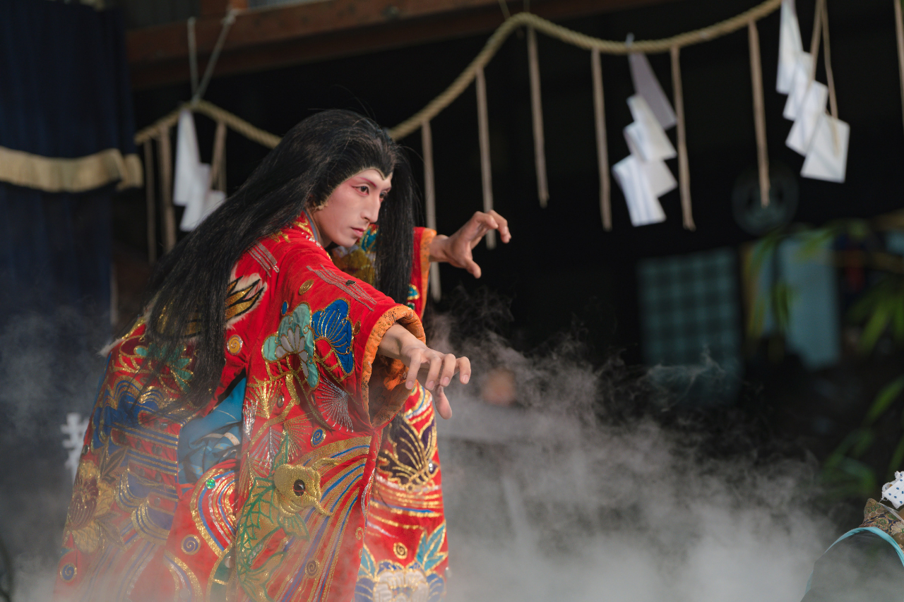 島根県美郷町の「伝統芸能と光の祭典」