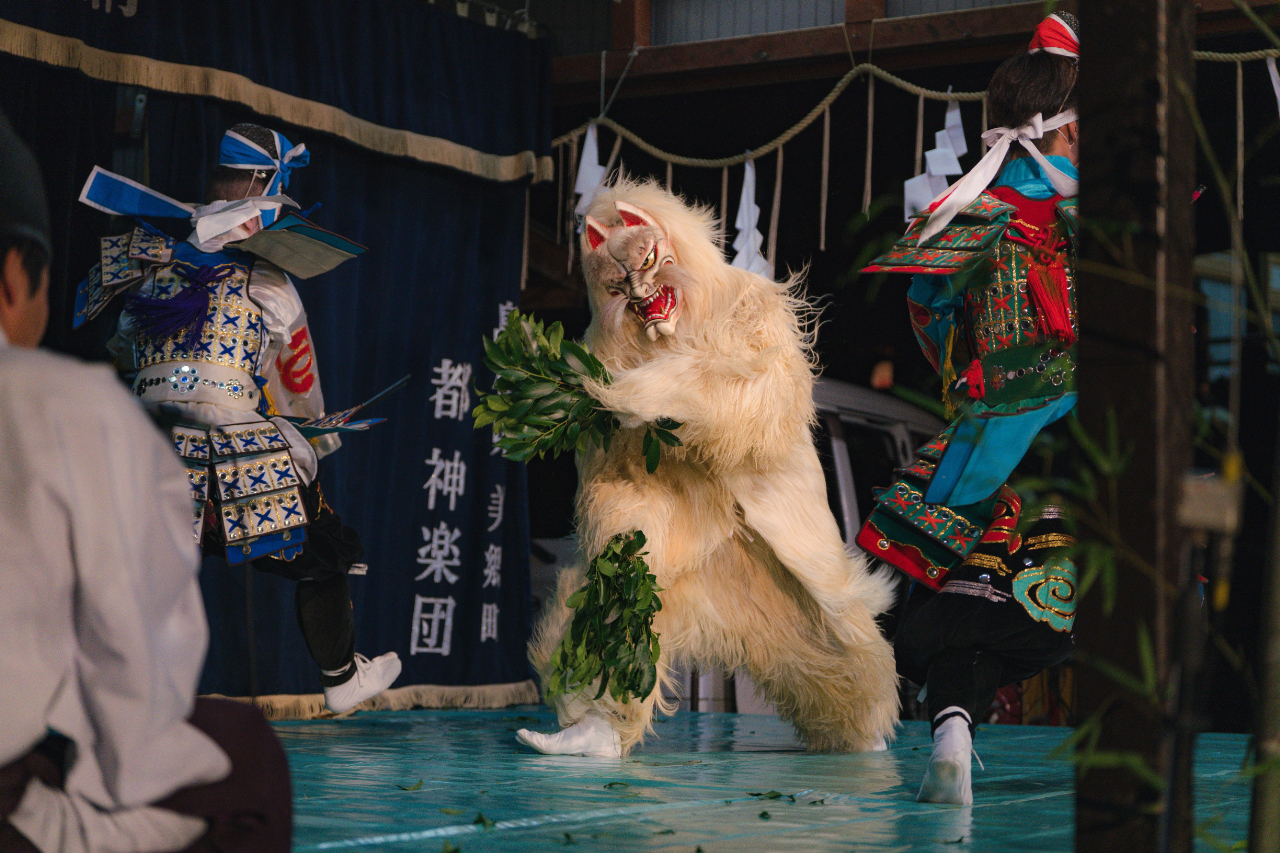 島根県美郷町の「伝統芸能と光の祭典」