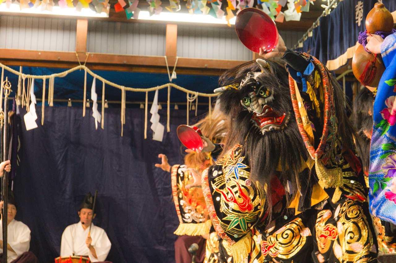 島根県美郷町の「伝統芸能と光の祭典」