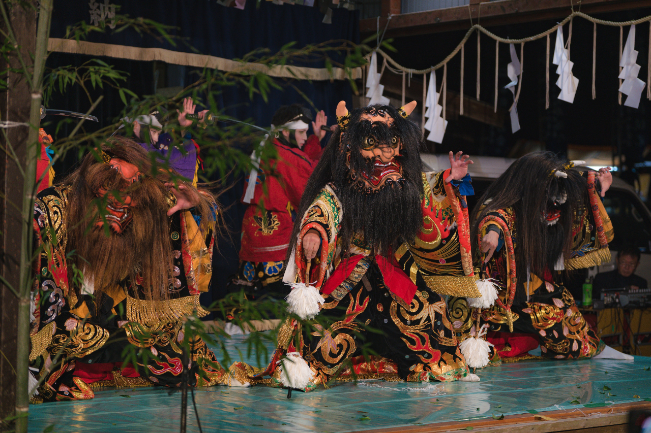 島根県美郷町の「伝統芸能と光の祭典」