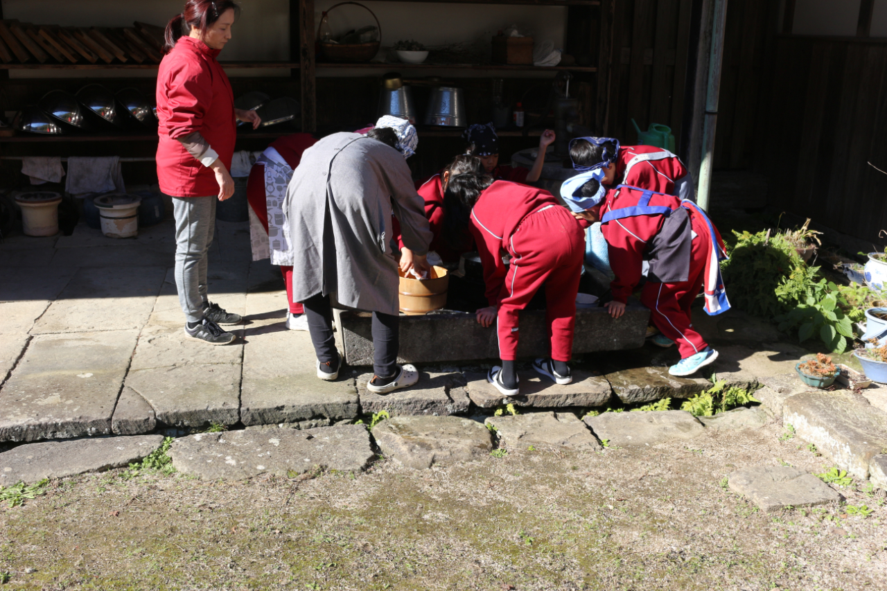 国指定重要文化遺産　熊谷家住宅でかまど体験